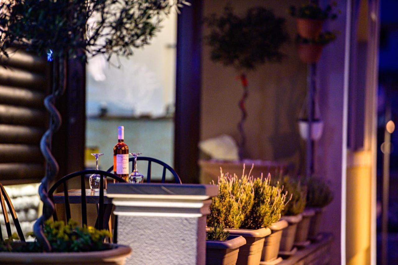Albero Hotel Perama  Ngoại thất bức ảnh