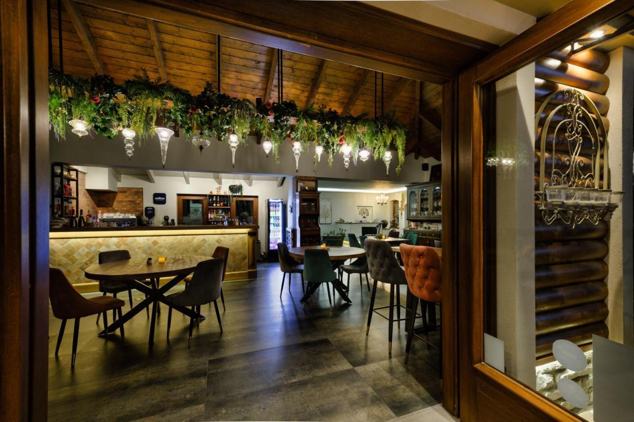 Albero Hotel Perama  Ngoại thất bức ảnh